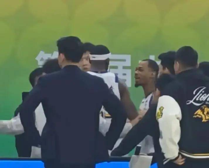 孙铭徽赛后谦逊发言登热搜，曼城鏖战费内巴切引发热议的简单介绍